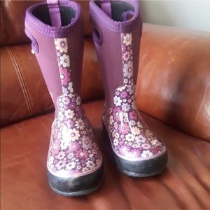 Bogs youth size 11